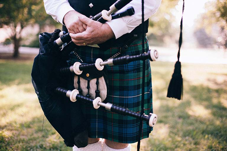 a scottish bagpiper
